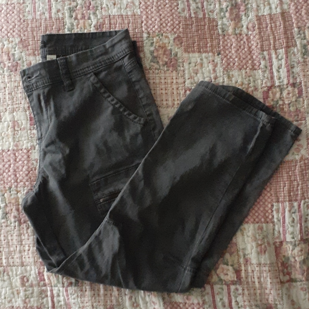 New Grey Capri Pants